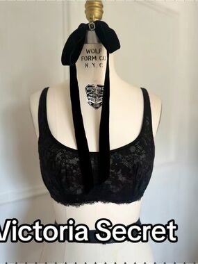 Victoria's Secret Black Lace Scoop Bralette